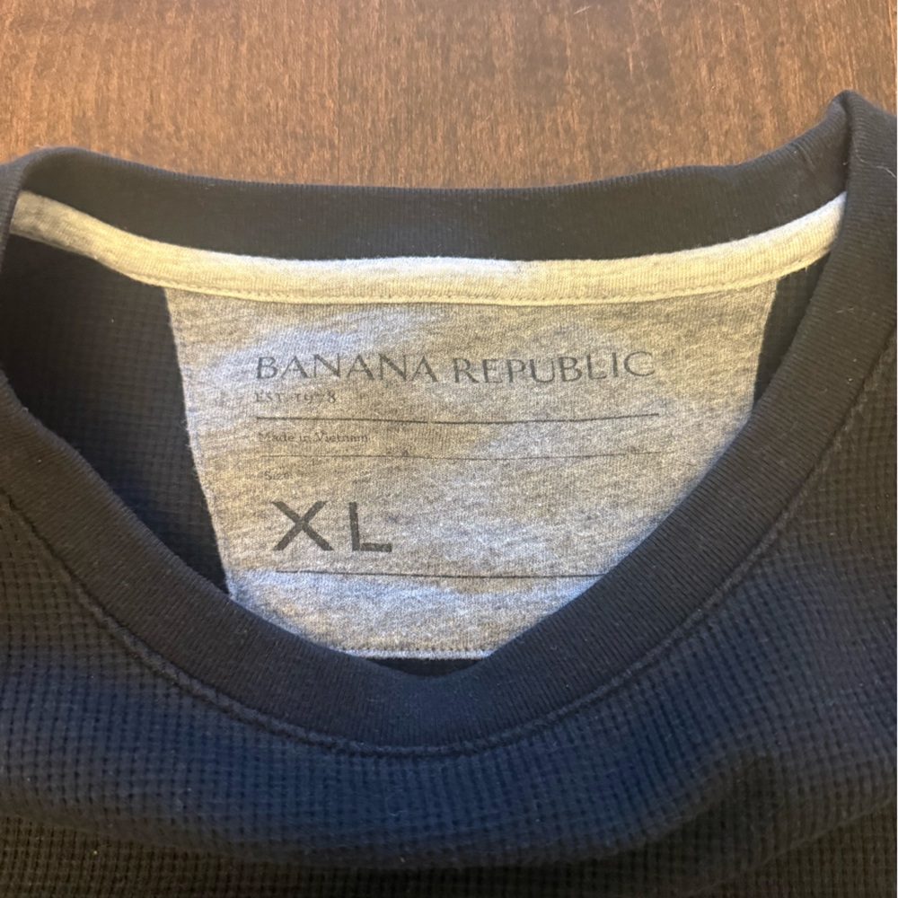 Banana Republic Black and Gray Crewneck